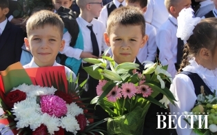 Глава города посетил торжественную линейку в н.п.Североморск-3