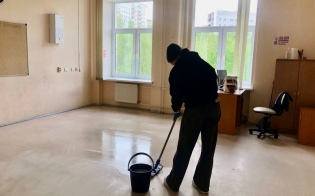 Трудовой десант работает в школах
