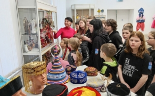 Вся планета на двух этажах