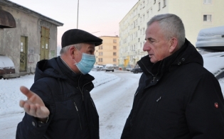 Депутаты работают в округе