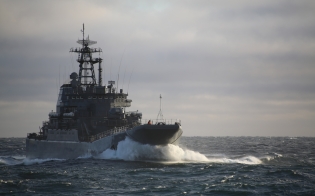 На Северном флоте объявлена штормовая готовность